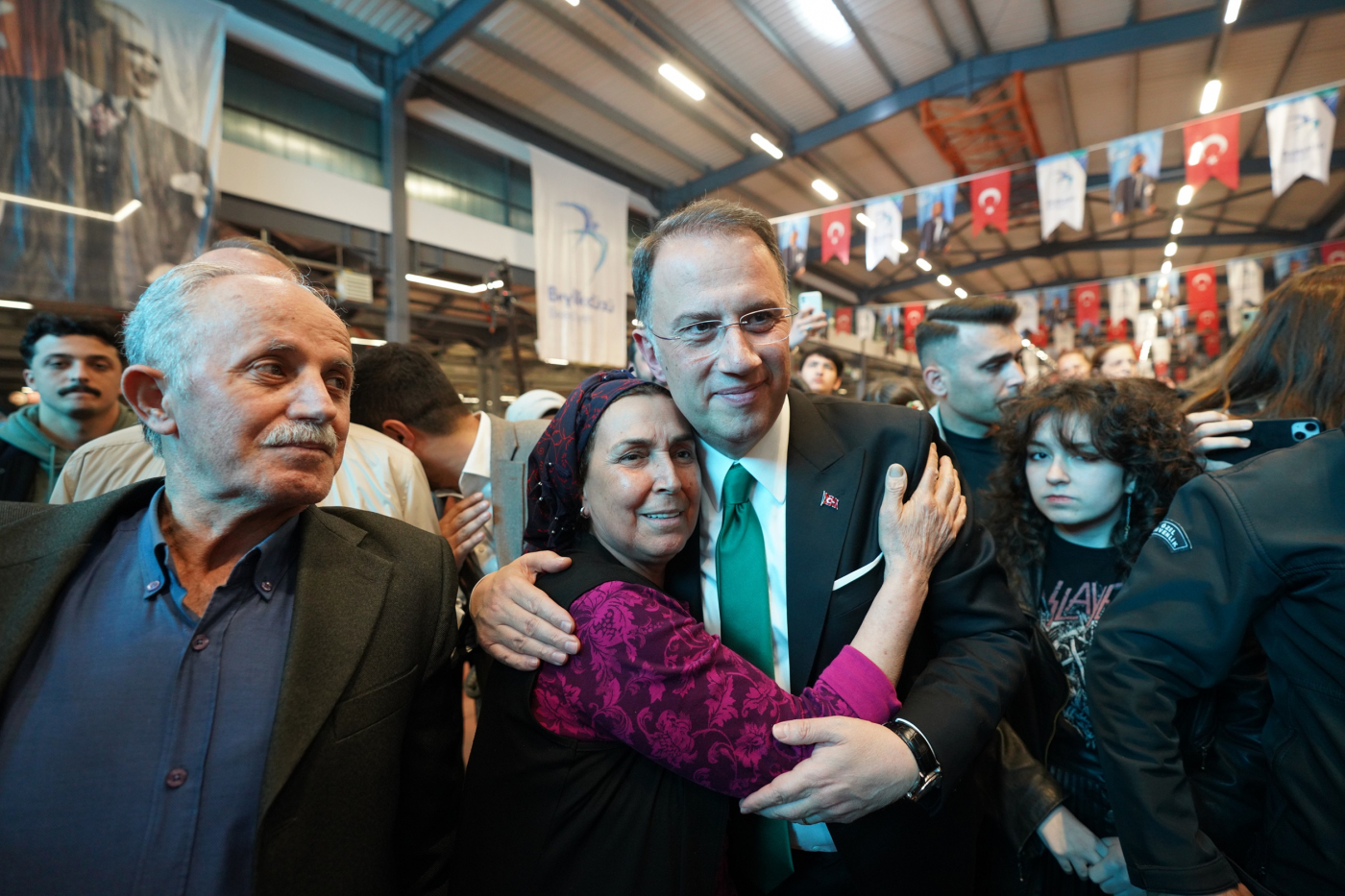 BİNLERCE KİŞİ HAYIRLI İFTAR SOFRASI'NDA ORUÇLARINI AÇTI (1)-i66119d04c1424.jpg